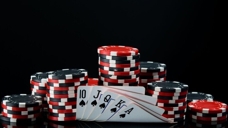 Khái quát sơ lược về dòng game Poker tại hệ thống Ok9 hot hit của năm 2024